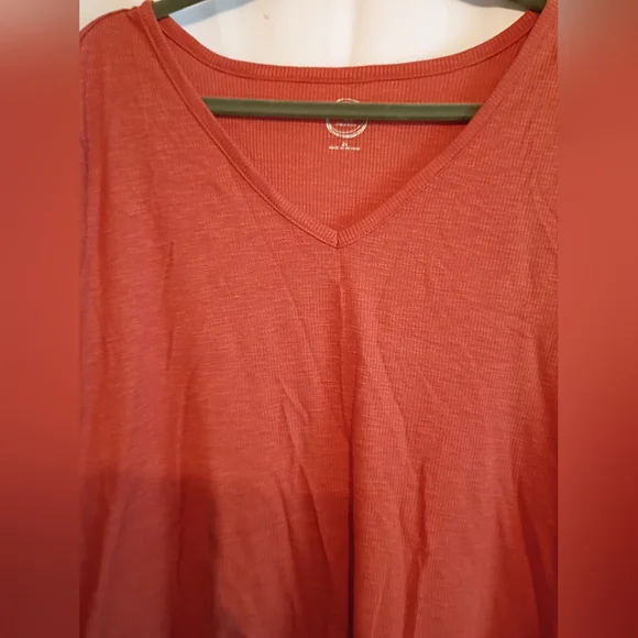 Maurices 24/7 Women's V-Neck Top in Burnt Orange/Rust Size 2x - Picture 6 of 8
